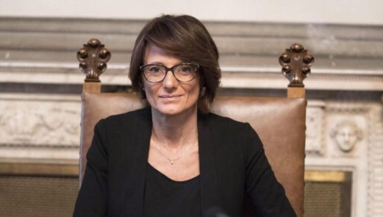 Coronavirus, parla la ministra per le Pari Opportunità Elena Bonetti: “Bonus per ogni figlio fino a 14 anni”