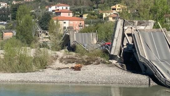 Massa Carrara, la procura ha indagato 17 persone nell’ambito dell’inchiesto sul crollo del ponte di Albiano Magra