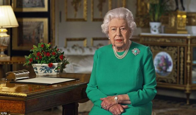 Coronavirus, in Gran Bretagna discorso della Regina Elisabetta: “Vi parlo in un tempo che so essere di crescente difficoltà”