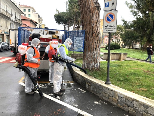 Fratelli d’Italia: “Grazie ai volontari che sanificano la città”