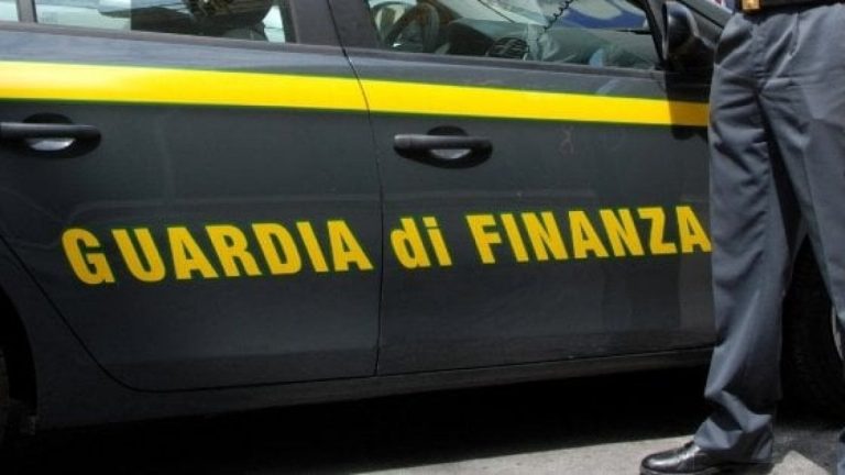 Elba (Livorno), la Finanza ha sgominato un traffico di cocaina: 8 arresti e 27 indagati