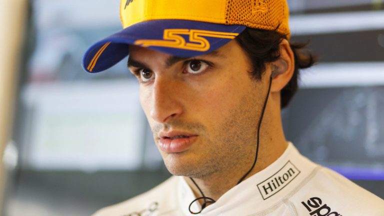Formula 1: lo spagnolo Carlos Sainz correrà con la Ferrari dalla prossima stagione