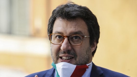 Anniversario strage di Capaci, post di Matteo Salvini: “In memoria di Giovanni Falcone, di sua moglie Francesca e degli uomini della sua scorta, che 28 anni fa vennero barbaramente assassinati”