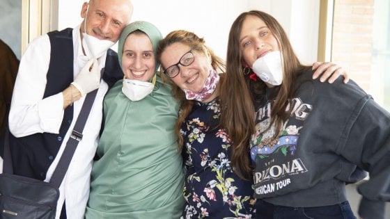 Milano, la procura indaga sulle minacce via social contro Silvia Romano