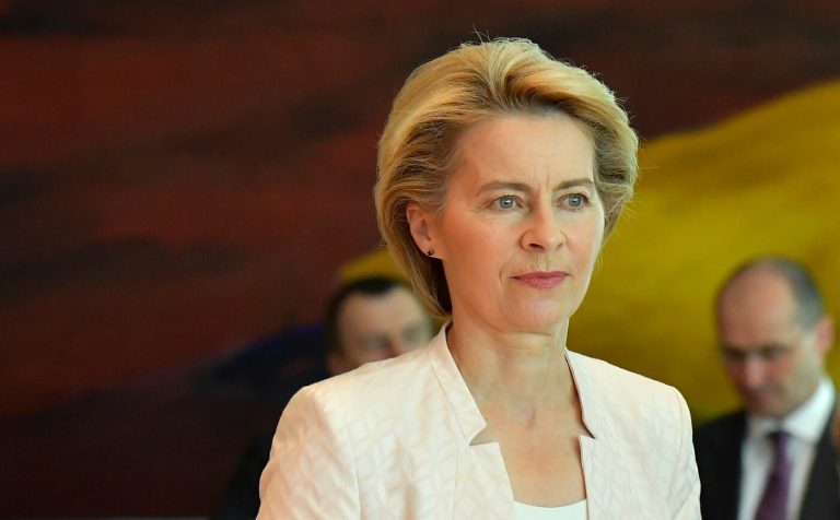 Emergenza coronavirus, parla la presidente Ursula von der Leyen: “Per il vaccino abbiamo raccolto 7,4 miliardi di euro”