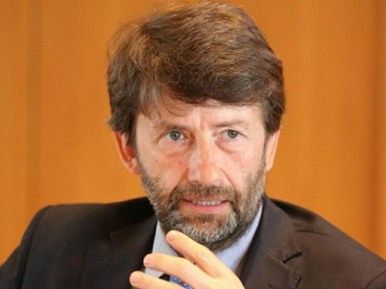 Fase 2, parla il ministro Franceschini: “Nel dl Rilancio vi sono contributi fino a 500 euro per chi fa le sue vacanze in Italia”