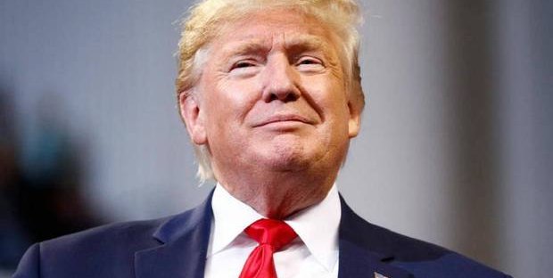 Usa, il presidente Trump annuncia: “Entro due giorni concludo la cura con l’idrossiclorochina”