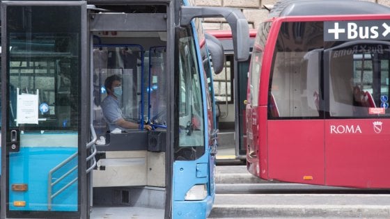 Fase 2, a Roma traffico sostenuto sul Gra: diffusa riapertura dei negozi