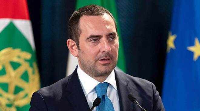 Coronavirus, il ministro dello Sport Spadafora promette: “Il 28 maggio dirò la data della riapertura del campionato di calcio”