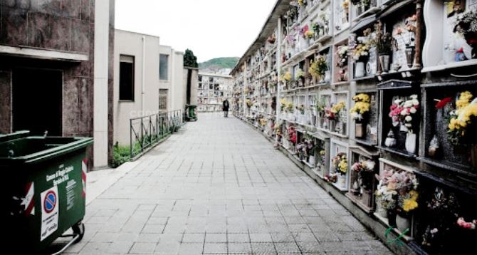 Reggio Calabria, cimitero nelle mani di una cosca: 10 persone in carcere
