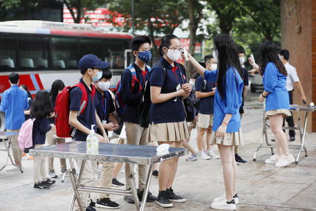Coronavirus, in Vietnam scuole riaperte dopo tre mesi di lockdown