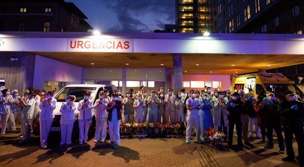 Coronavirus, in Spagna 229 morti nelle ultime 24 ore