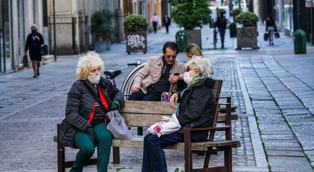 Fase 2, a a Torino primi timidi segnali di riapertura delle attività commerciali