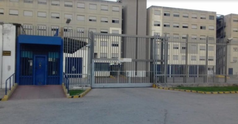 Napoli: mafioso ordinava le estorsioni e guidava il clan malgrado fosso chiuso in una cella del carcere napoletano di Secondigliano