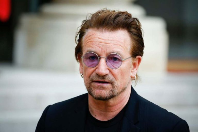 Musica, Paul Hewison, in arte Bono Vox (il cantante degli U2) spegne 60 candeline