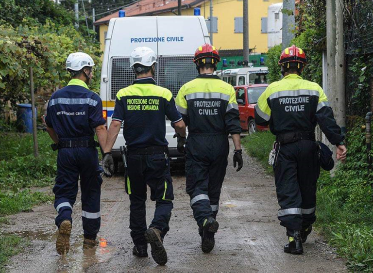 Fase 2, la Protezione civile assumerà 60mila assistenti per controllare gli assembramenti