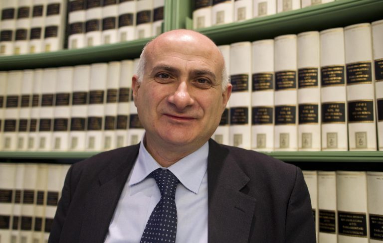 Coronavirus, parla Giuseppe Ippolito (Spallanzani): “Dobbiamo far sì che i dati siano più trasparenti possibile, non lo sono ancora del tutto”