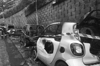 Monterotondo (Roma), nove auto distrutte dalle fiamme
