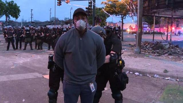 Usa, nelle proteste a Minneapolis arrestato in diretta un giornalista della Cnn
