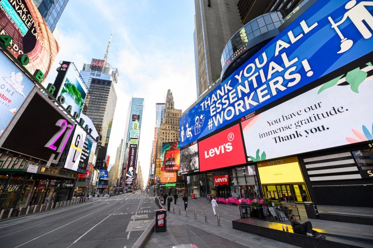 Coronavirus, negli Usa numeri sempre più drammatici: le vittime hanno superato quota 96mila