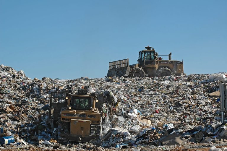 Taranto, la Finanza sequestra 28 milioni di euro sulla vicenda dell’ampliamento della discarica di Grottaglie