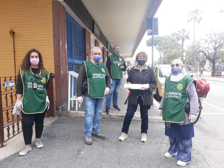 Riprende la distribuzione delle mascherine