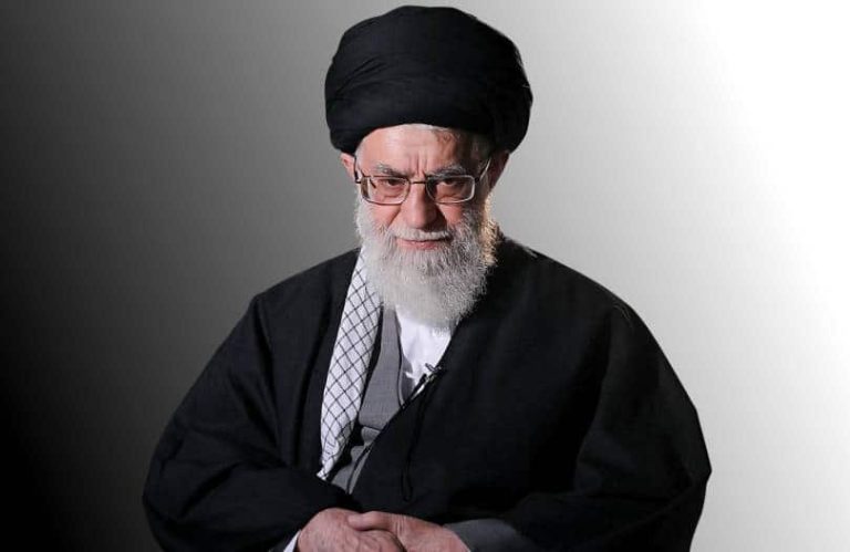 Iran, la guida suprema Khamenei invita a resistere alle sanzioni Usa