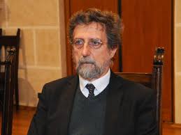 Coronavirus, parla l’epidemiologo Paolo Vineis: “Sono fortemente contrario ai passaporti sanitari o alla patente d’immunità”