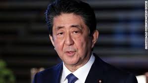 Coronavirus, il premier giapponese Shinzo Abe proroga il lockdown sino alla fine di maggio