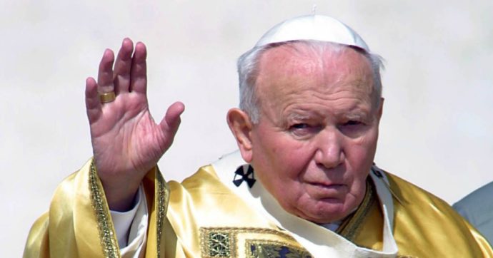 Papa Francesco ricorda i cento anni della nascita di San Giovanni Paolo II