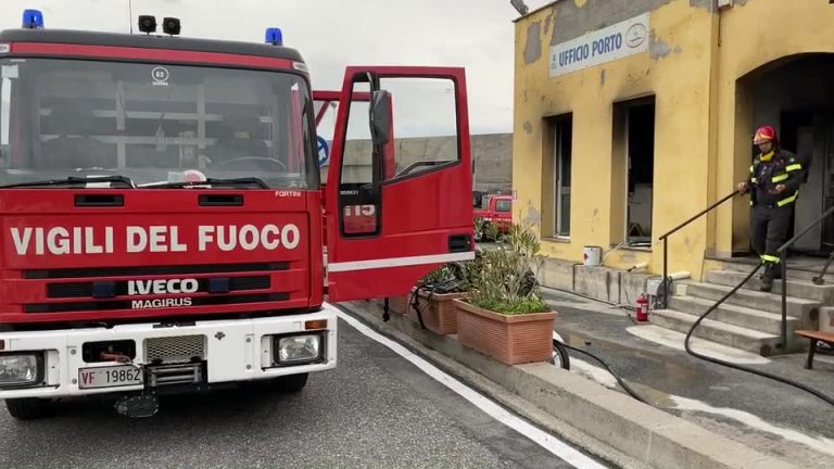 Finale Ligure (Savona), un marinaio ha accoltellato due persone: è stato poi arrestato dai carabinieri