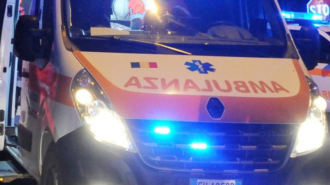 Lecco, ragazza di 19 anni travolta da un’auto pirata