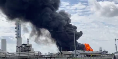 Porto Marghera (Venezia), vasto incendio nell’azienda chimica 3V Sigma: tre feriti di cui uno in gravi condizioni
