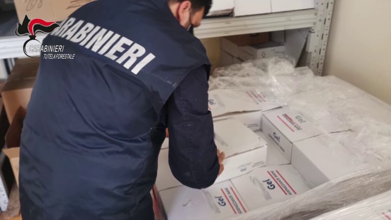 Napoli, denunciato per frode commerciale un 52enne: spacciava sapone per gel antibatterico