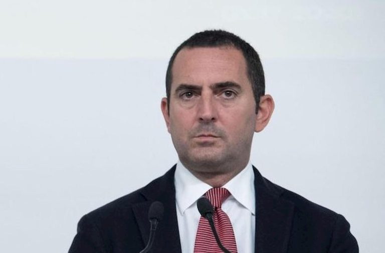 Calcio, parla il ministro dello Sport Spadafora: “Entro questa settimana troveremo una soluzione per la Seria A”