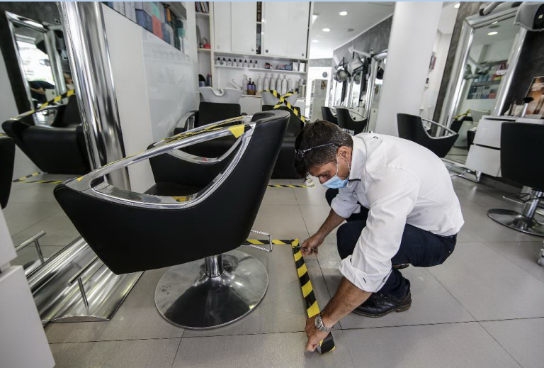 Fase 2, il 18 maggio riaprono bar, ristornati e parrucchieri