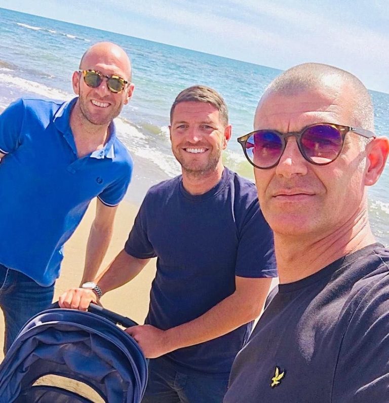 Marina di Cerveteri, passeggiate in spiaggia  senza assembramenti. I balneari lavorano in vista delle prossime disposizioni 