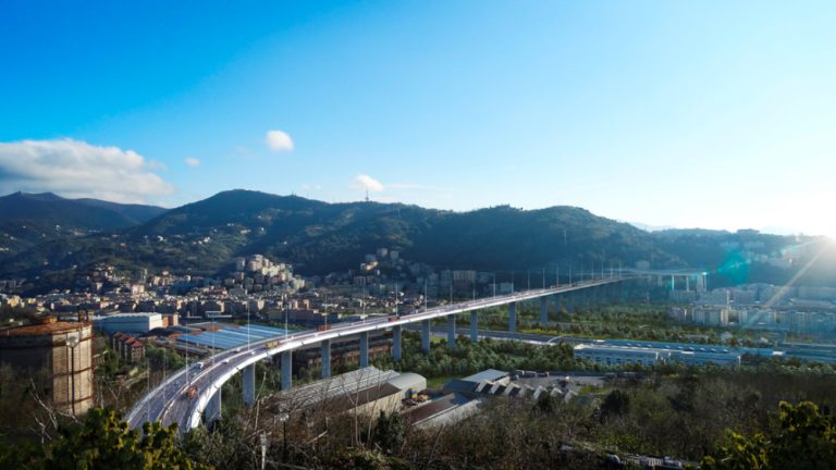 Genova, per l’inaugurazione del nuovo ponte il governatore Toti ha invitato il presidente Mattarella
