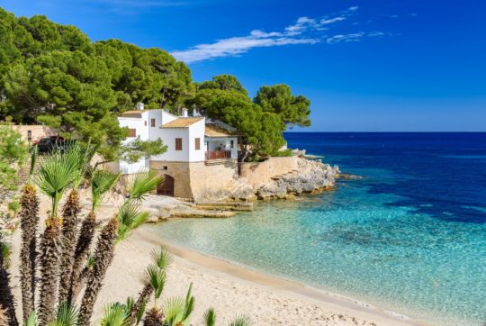 Coronavirus, l’isola spagnola di Maiorca apre le porte ai turisti tedeschi dalla fine di giugno