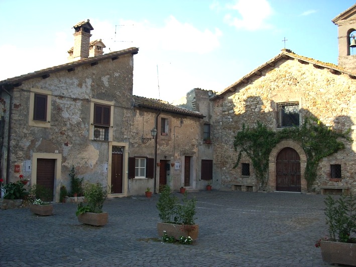 Al Castello del Sasso artigianato, animazione e il concerto di Travagliati e Stefano Indino