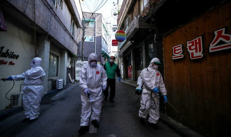 Coronavirus, in Corea del Sud sono saliti a 120 i nuovi contagi nel quartiere della movida di Seul