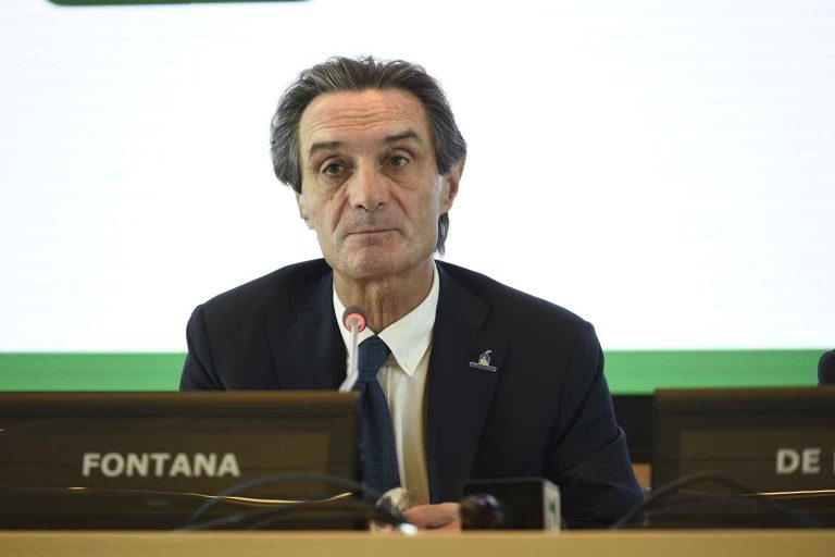 Fase 2, per il governatore della Lombardia Fontana: “Inevitabili nuovi casi”