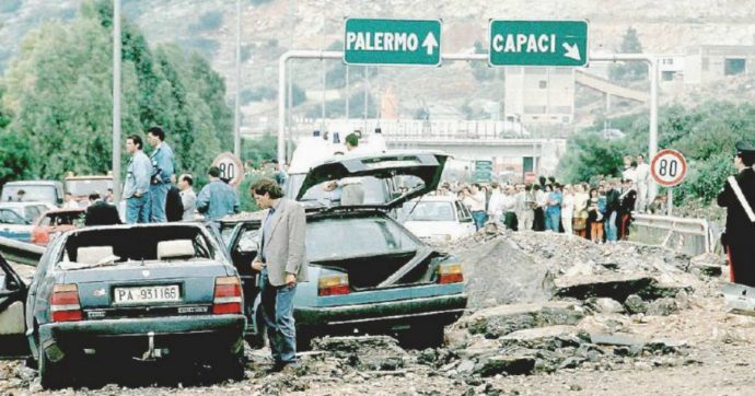 Strage di Capaci 28 anni fa, il presidente Mattarella ricorda il sacrificio di Giovanni Falcone, la moglie e gli uomini della scorta