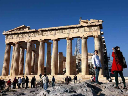 La Grecia accoglierà a partire dal prossimo 15 giugno, i turisti provenienti da 29 Paesi, ma non dall’Italia