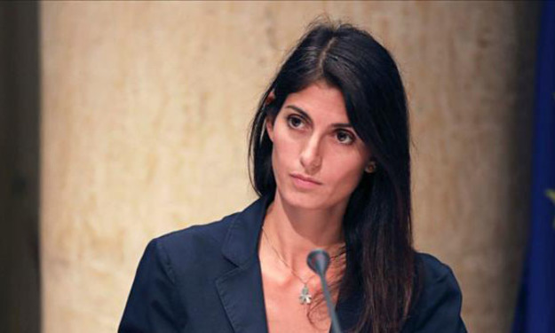 Fase 2, parla la sindaca Raggi: “‘Nelle prossime ore approverò un provvedimento per consentire agli esercenti di espandersi e compensare le regole di distanziamento fisico”