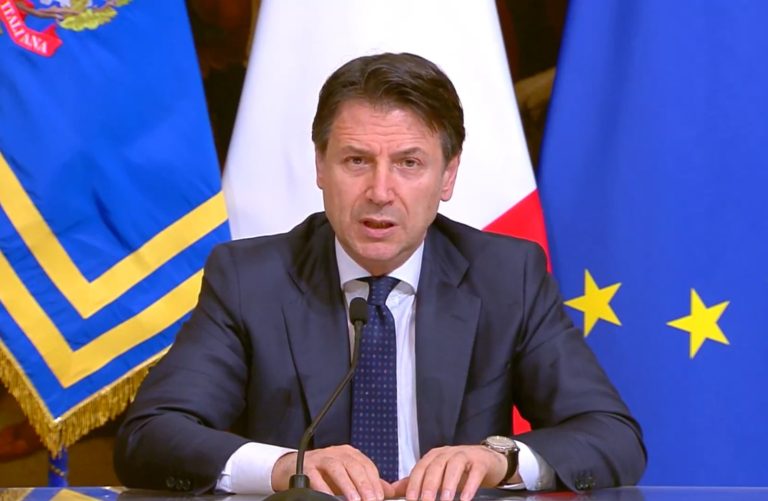 Fase 3, la promessa del premier Conte: “Il taglio alla burocrazia deve essere ancora più drastico, perché la sfida della ripartenza non può esaurirsi nel ritorno alla normalità precedente”