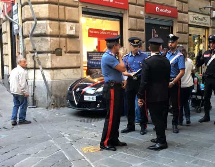 Genova, maxi blitz contro lo spaccio nei vicoli del centro: arrestati 18 pusher