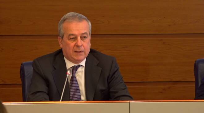 Coronavirus, parla Franco Locatelli (Iss): “Oggi non si vedono malati così gravi come quelli che vedevamo a febbraio e a marzo”