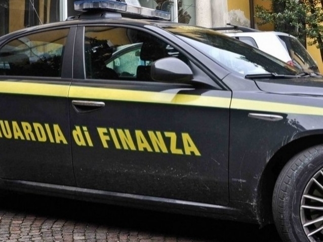 Taranto, blitz della Finanza: 11 arresti per associazione a delinquere di stampo mafioso