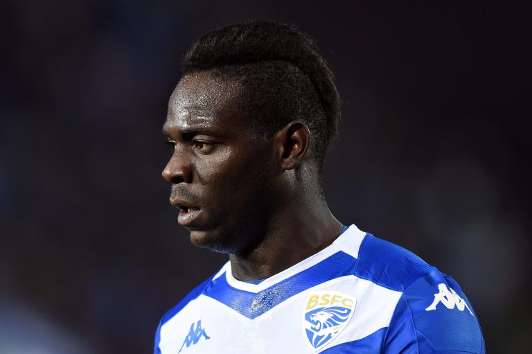 Calcio, il Brescia chiede il licenziamento di Mario Balotelli